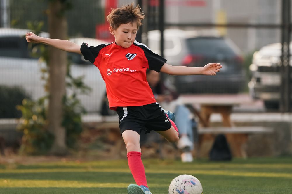 high performance football training in dubai sports city at laliga academy dubai (3)